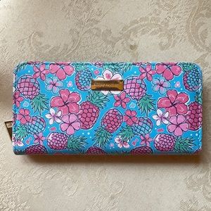 Simply Southern pineapple, flower wallet in EUC